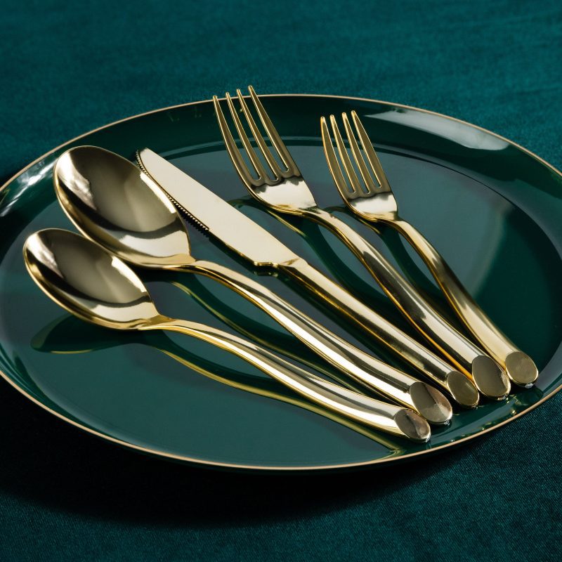 gold plastic flatware suave lifestyle 2 d1e1563d 84aa 4440 a3ca 3b81a5211215