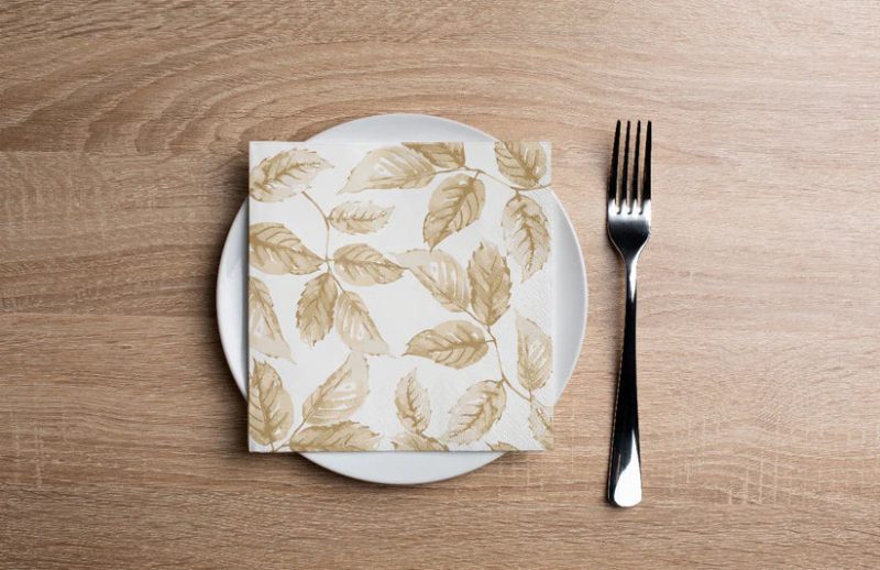 linen like gilded leaves cocktail napkins 3